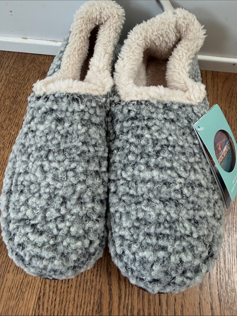 Cozy Gray Sherpa-Lined Women’s Slippers